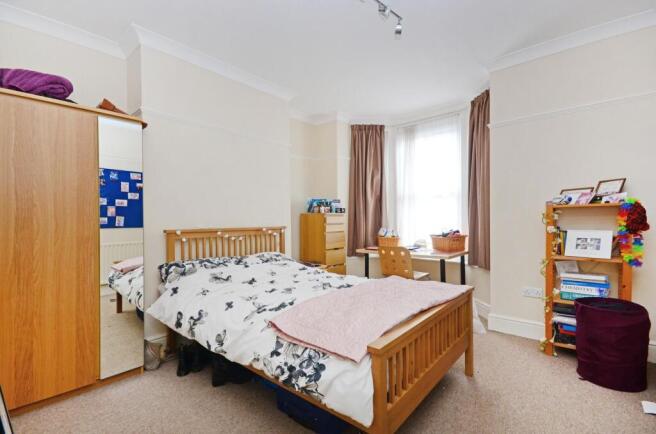 4 bed Terraced to rent Image 5
