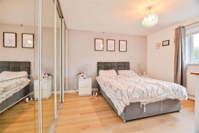 3 bed Terraced for sale Image 8