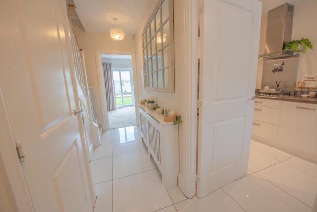 4 bed Town House for sale Image 4