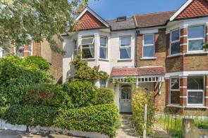 46, Lynton Avenue, London W13 0EB