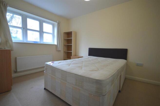 Bedroom 1.JPG