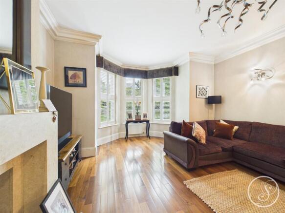 3 bed Apartment for sale Image 4