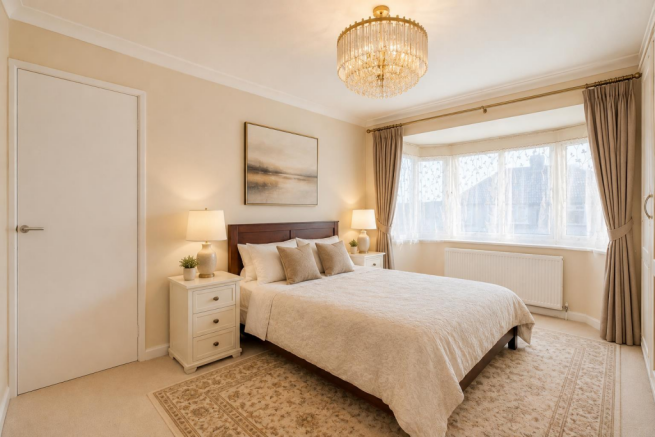 4 bed Semi-Detached for sale Image 10