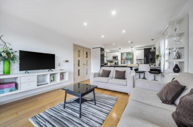 1386595-9-69301fd...