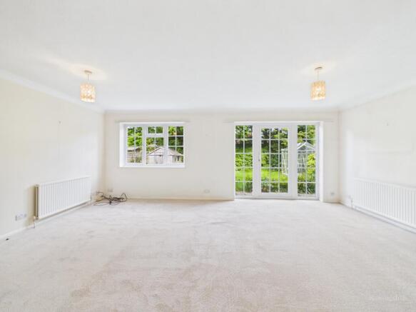 CAM01920G0-PR0087-STILL002