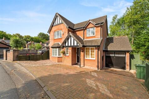 Little Ees Lane, Sale