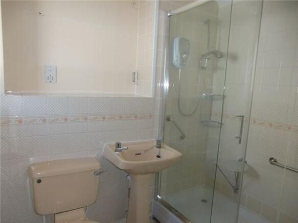 SHOWER ROOM