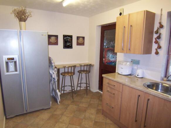 KITCHEN/BREAKFAST RM