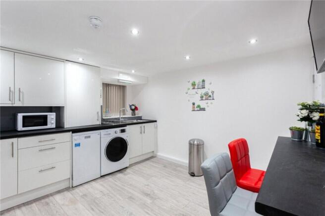 Kitchen/ Dining Area