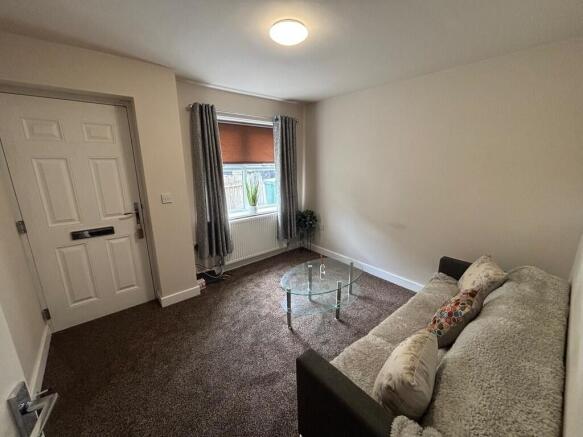 3 bed Semi-Detached to rent Image 9