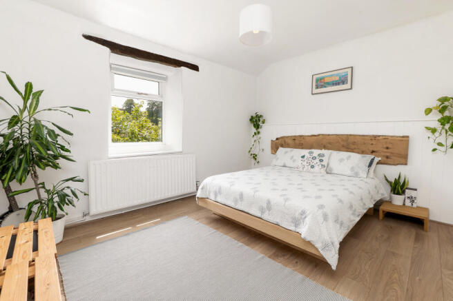 4 bed Detached for sale Image 9