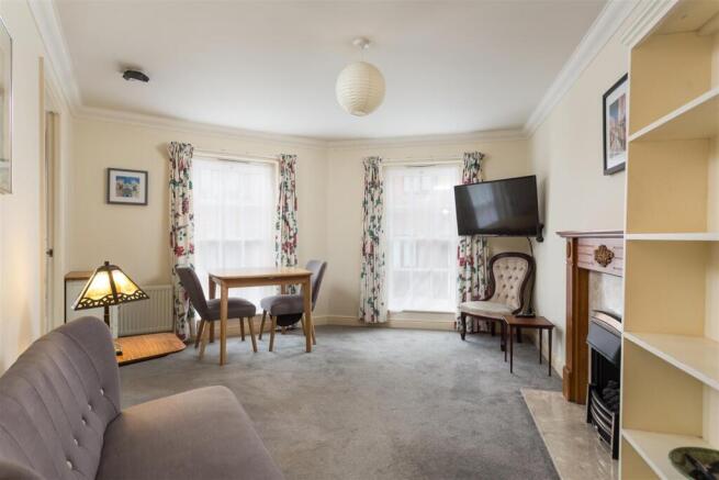 OPEN PLAN LIVING SPACE