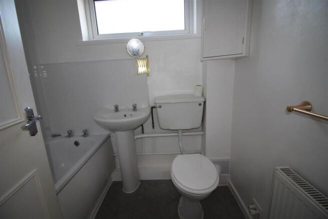 22 Scott Close Bathroom AD.JPG