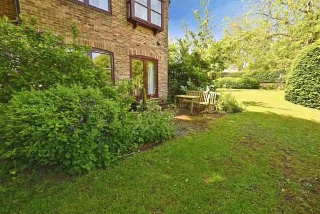 3 bed Flat for sale Image 4