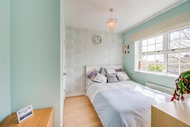 4 bed Detached for sale Image 11