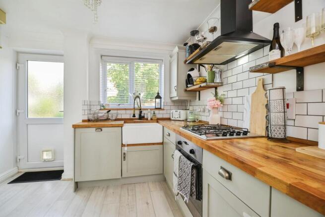 3 bed Semi-Detached for sale Image 6