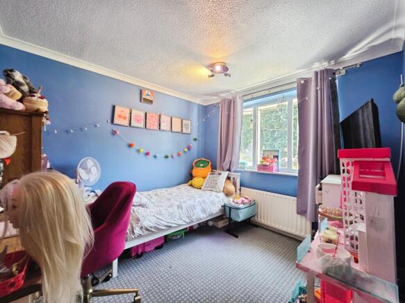 3 bed Terraced for sale Image 9