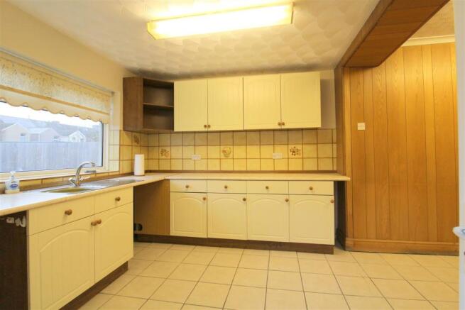 Different aspect of kitchen/dining room