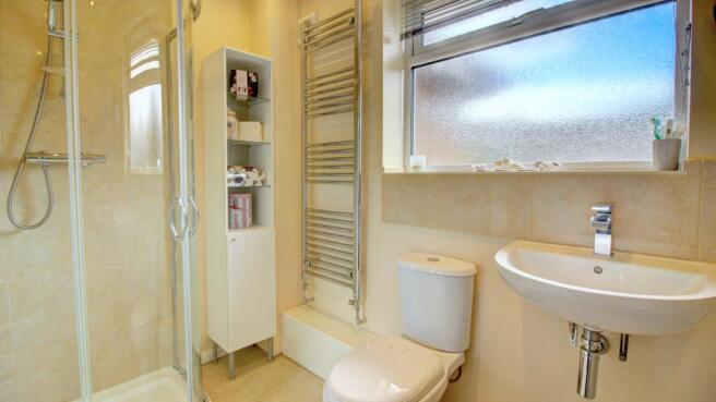 Family Bathroom (toward shower)