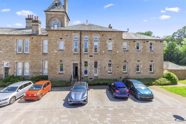 4 bed Terraced for sale in leeds