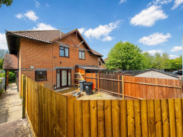 1, Aynscombe Close, Dunstable LU6 1FA