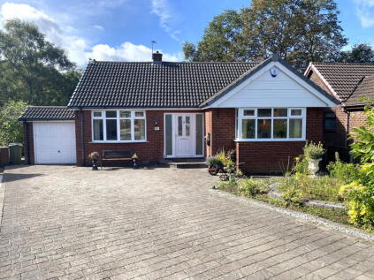 6 Manor Drive, Royton OL2 6EZ