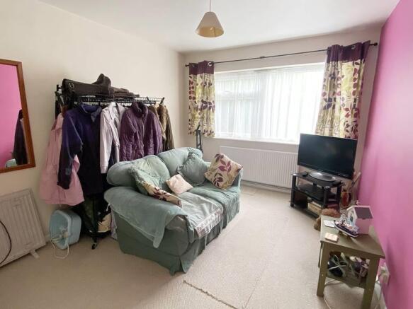 bed1.jpg