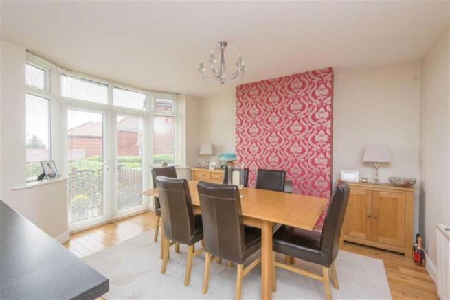 STUNNING OPEN-PLAN K