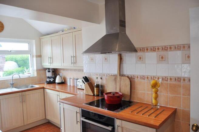 KITCHEN 1