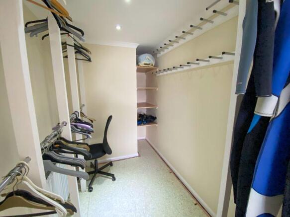Walk-in Wardrobe