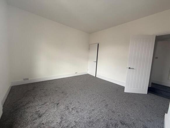 2 bed House to rent Image 6