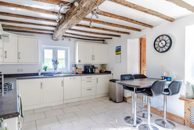 4 bed Terraced for sale Image 5