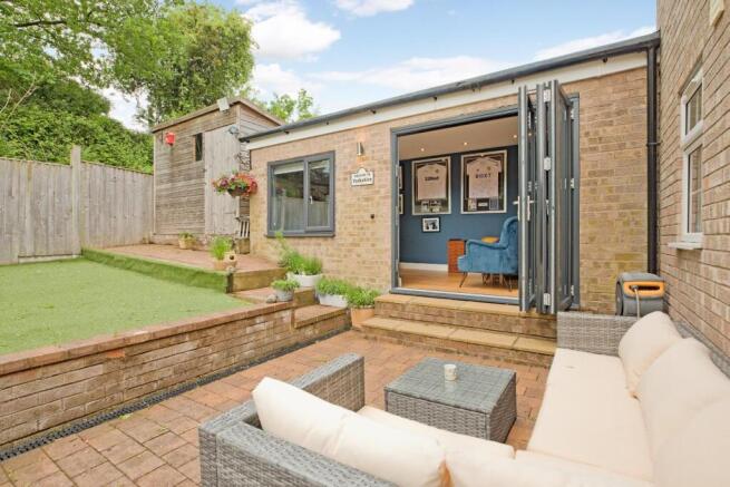 4 bed Detached for sale Image 9