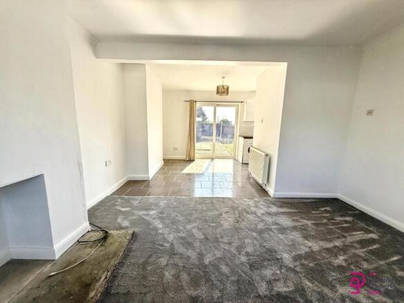 2 bed Semi-Detached to rent Image 9
