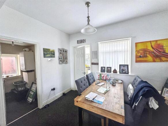 3 bed Semi-Detached for sale Image 8