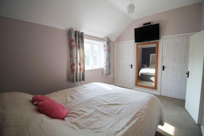 Bedroom 1 (2)