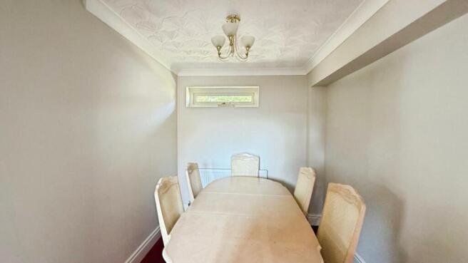 4 bed Detached for sale Image 11