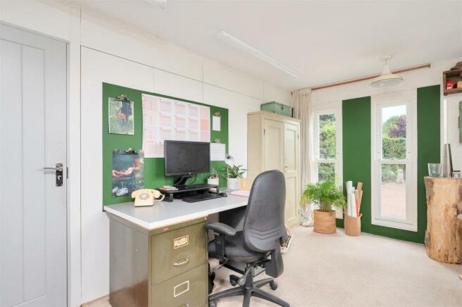 OFFICE/STUDIO
