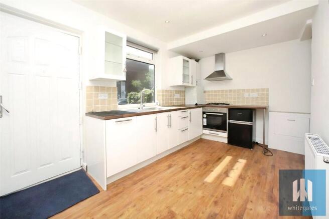 2 bed Terraced to rent Image 5