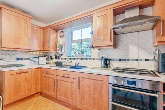 2 bed Flat for sale Image 11
