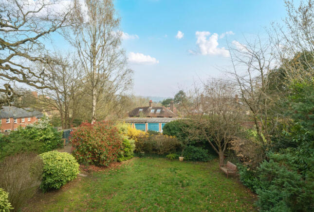 1429594-3-69c1086...