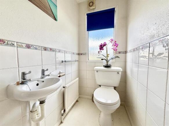 2 bed Park Home for sale Image 12