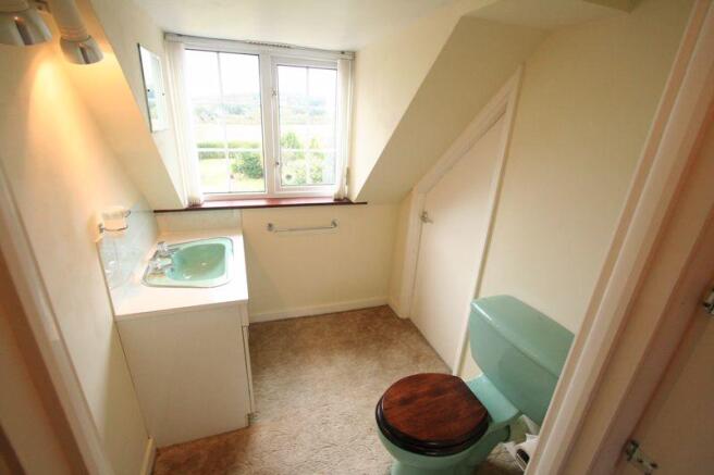 ENSUITE CLOAKROOM