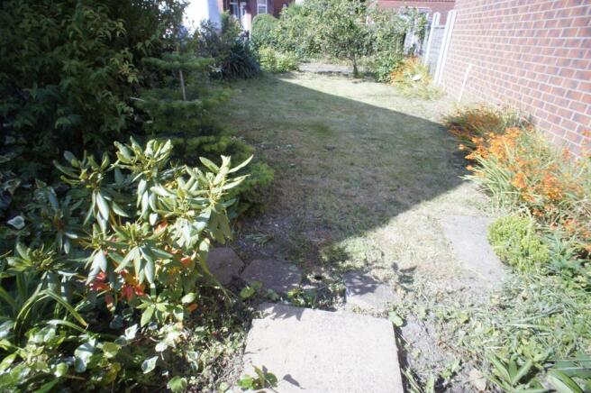 SIDE GARDEN