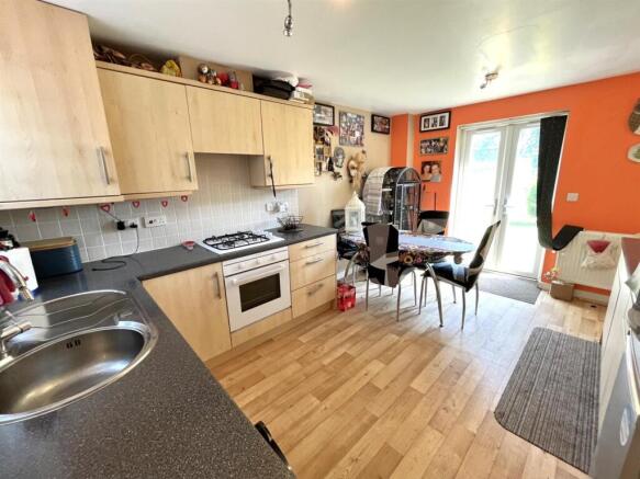 Carltonwood Close, Corby - View 5
