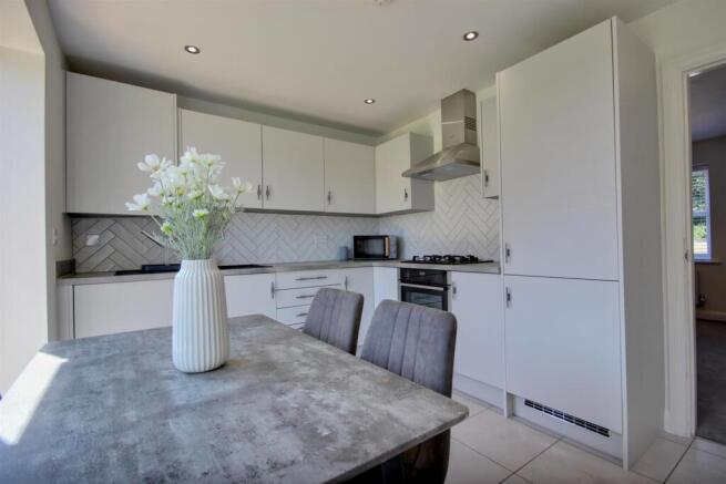 2 bed Terraced for sale Image 5