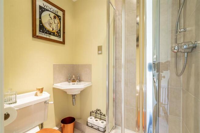 2 bed Apartment for sale Image 10