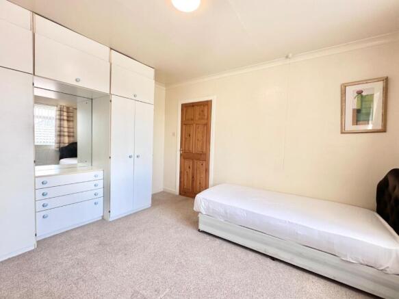 2 bed Semi-Detached Bungalow for sale Image 12