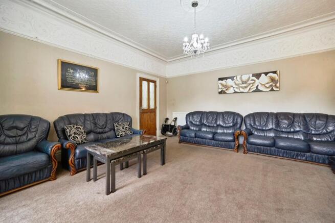 7 bed Semi-Detached for sale Image 4