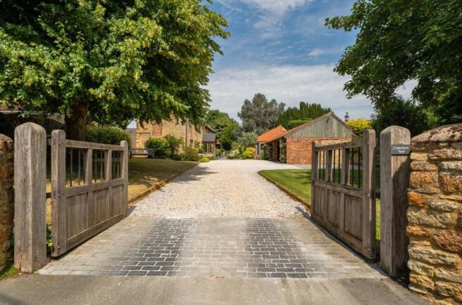 Main House Approach